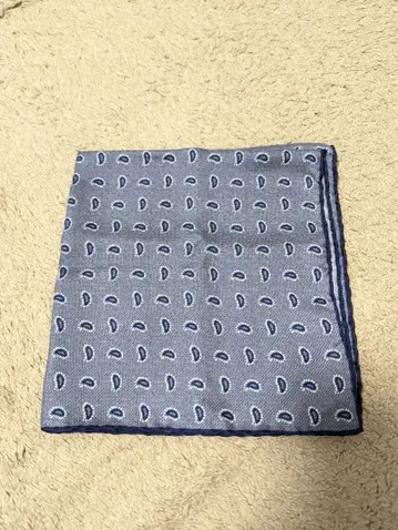 새상품급 가마쿠라 셔츠 포켓 치프 실크 페이즐리 BREUER 이탈리아제