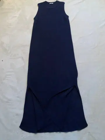 IENA 네이비 슬리브리스 롱 니트 원피스