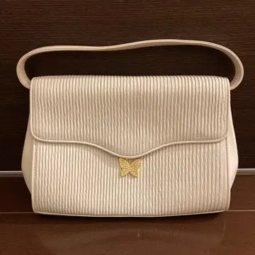 하나에모리 화이트 핸드백