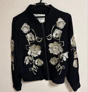 Urban Outfitters 자수 블루종