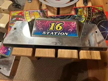 메달 게임 그랜드 크로스 스테이션 간판