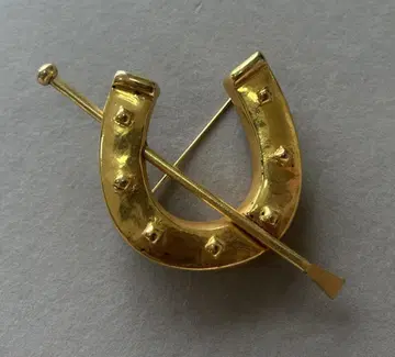 ESCADA 말발굽형 브로치 골드 컬러