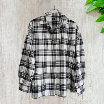 UNIQLO 체크 무늬 긴팔 셔츠 (블랙 화이트)