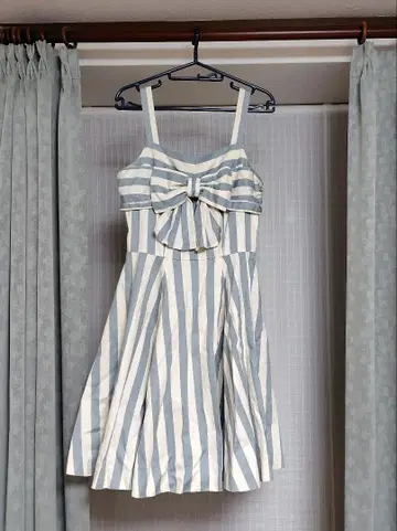 MILK 레트로 스트라이프 원피스 스카이블루