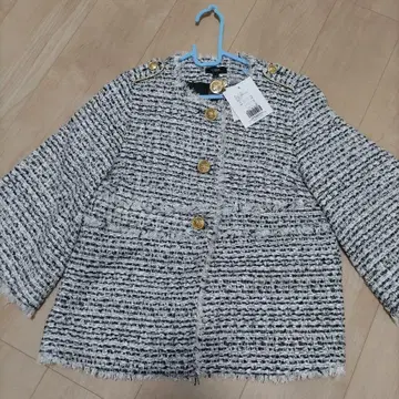 화이트/블랙 노카라 자켓