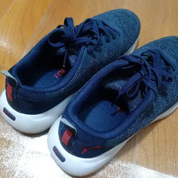 PUMA 네이비 캐주얼 스니커즈