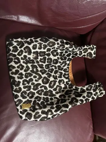 브루클린 참 레오파드 무늬 백