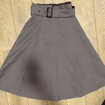 Mystrada 마이 스트라다 체크 무늬 플레어 스커트 벨트 포함