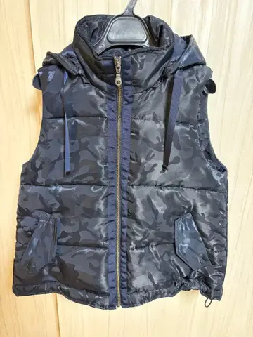 새상품 새상품급 카모플라쥬 퀼팅 베스트 충전솜 후드 탈부착