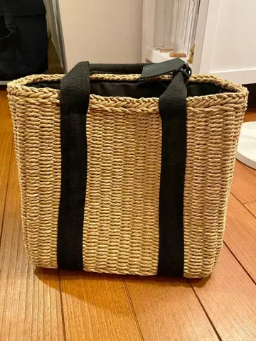 베이지 바스켓백