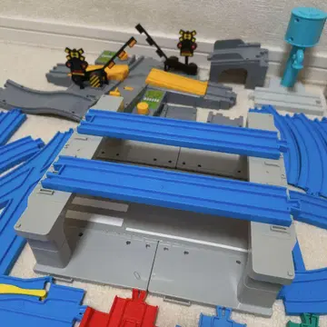 프라레일 정경 레일 세트, 오토 건널목, 도로 대응 교각 등