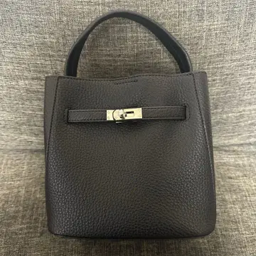 블랙 가죽 핸드백