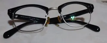 JINS 블랙 프레임 안경