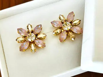 엔챈티 Flower bijou 귀걸이 Dusty pink