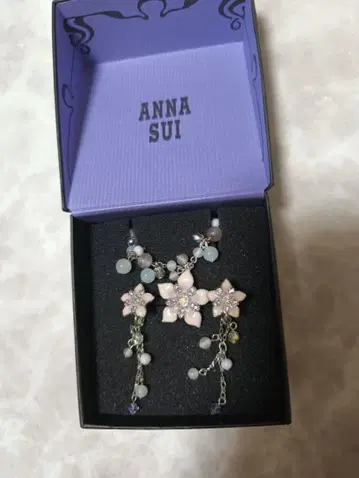 ANNA SUI 꽃 모티브 목걸이 귀찌 세트