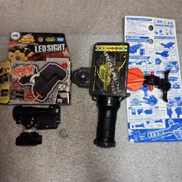 메탈 파이트 베이블레이드 3세트 런처 그립과 LED SIGHT