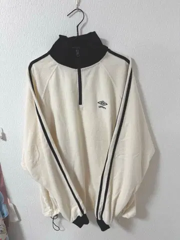 UMBRO 화이트 하프 지퍼 자켓