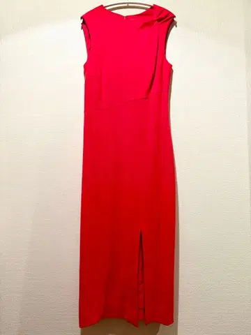 다이앤 폰 퍼스텐버그 슬리브리스 무릎 기장 원피스