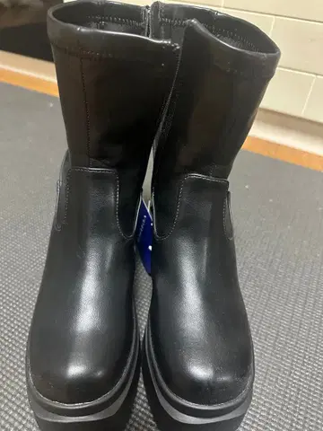 통굽 블랙 부츠 S 사이즈