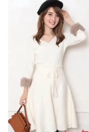 [ 새상품 ] Apuweiser-riche 소매 퍼 니트 원피스