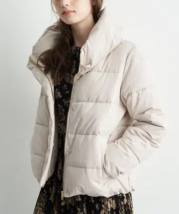 YECCA VECCA 라이트 베이지 다운 자켓