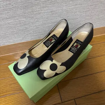 MIHAMA 플라워 모티브 하이힐 펌프스