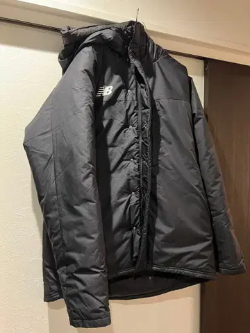 뉴발란스 블랙 다운 자켓 XL 사이즈