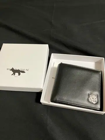 메종 키츠네 이단 접이식 지갑