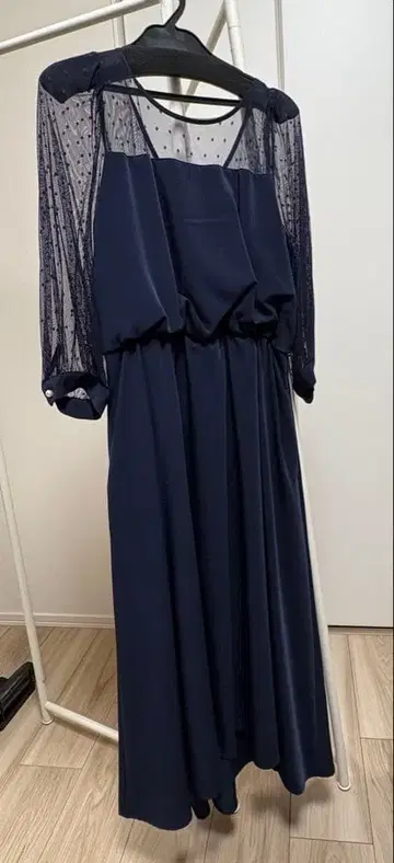 apart by lowrysft 네이비 시스루 소매 롱 드레스