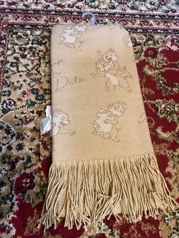 칩과 데일 머플러