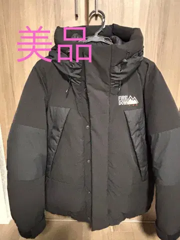 [ FIRST DOWN ] 후드 부착 다운 자켓 블랙 S 사이즈