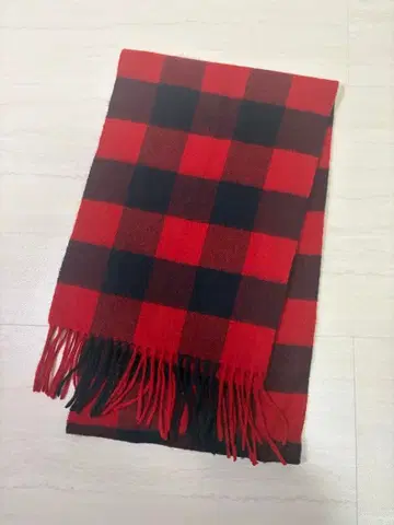 빨간색과 블랙 체크 무늬 머플러 캐시미어 머플러