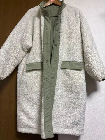 New Balance 리버서블 자켓 화이트 카키