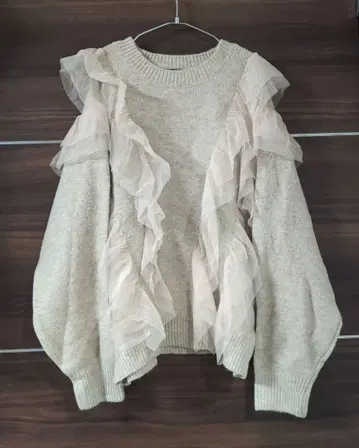 튤 도킹 프릴 스웨터