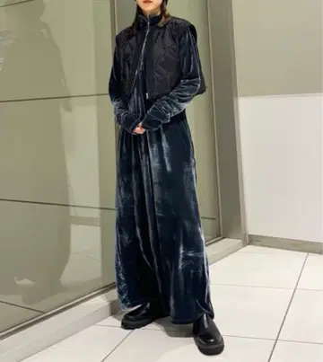 ETHR OF 다크 그레이 벨벳풍 원피스