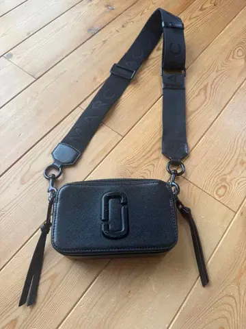 마크 제이콥스 블랙 숄더백