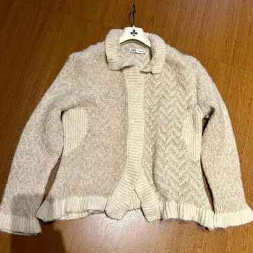 ZARA 아이보리 헤링본 니트 가디건