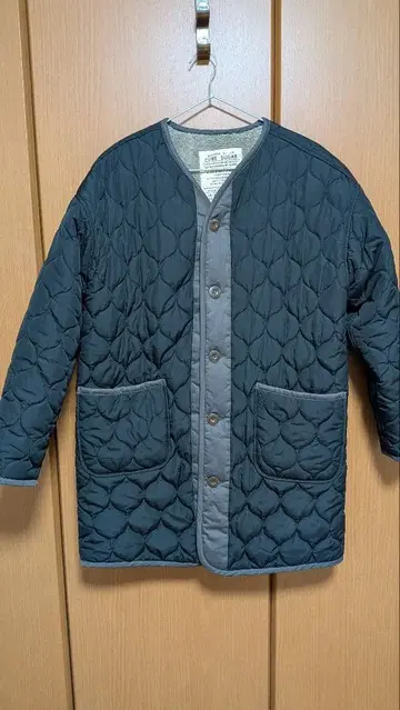 CUBE SUGAR 퀼팅 자켓 노카라 보아 안감 블랙