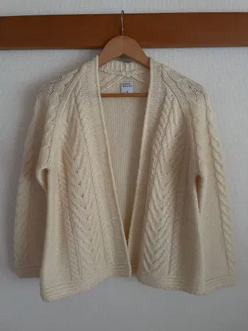 HUMAN WOMAN 아이보리 가디건