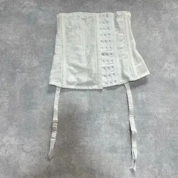 [ 새상품급 ] Triumph 브라이덜 이너 웨이스트 니퍼