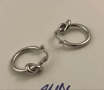 실버 매듭 디자인 후프 귀걸이