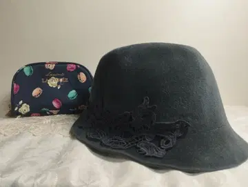 헬렌 카민스키 그레이 울 펠트 햇 자수 라뒤레 파우치