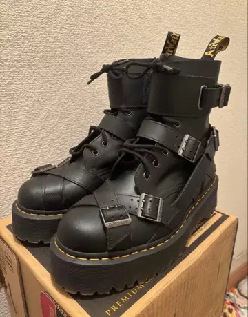 최종 가격 [ 닥터마틴 ] JADON 스트랩 부츠