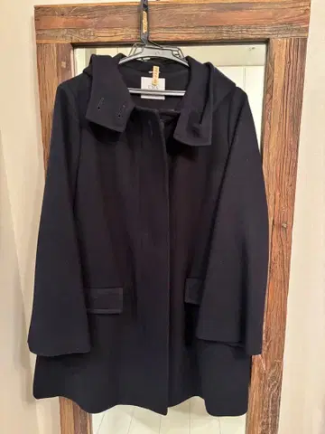 블랙 후드 부착 울 코트