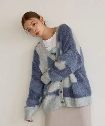 뉘앙스 패턴 가디건 / 샤기 니트