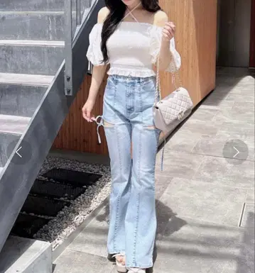 INGNI 사이드 리본 컷 아웃 플레어 데님 팬츠