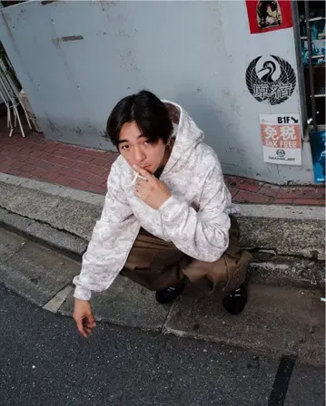 mertra 즉완 지퍼 후드티 M 사이즈