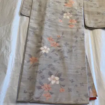 기모노 츠무기 부드러운 꽃무늬와 색감