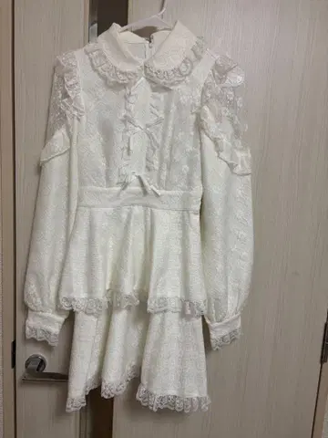 Honey Cinnamon 어깨 트임 전체 레이스 원피스