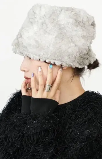 [ 새상품 ] 모자 오썸니즈 FUR LAMPSHADE HAT SNOW